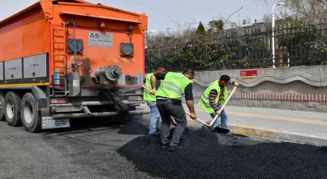 Esenyurtta yollar yenilenmeye devam ediyor