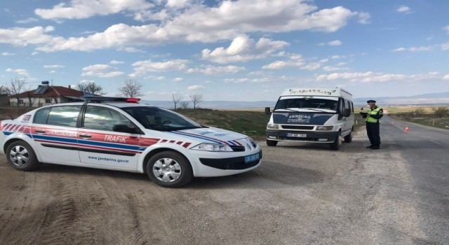 Eskişehirde jandarmadan eş zamanlı trafik denetimi