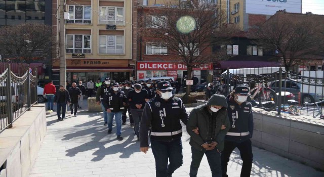 Eskişehirde yapılan silah operasyonunda 3 tutuklama