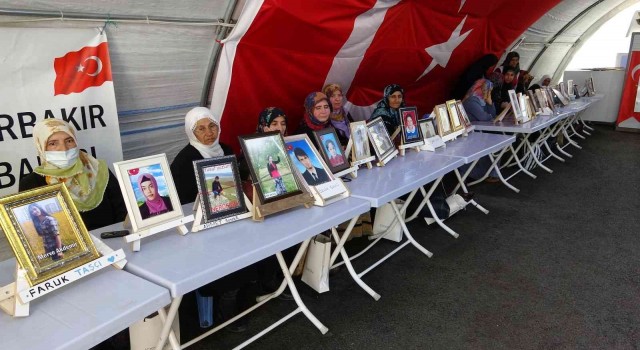 Evlat nöbetindeki ailelerin direnişi 962nci gününde