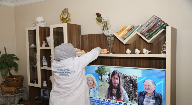 Eyüpsultanda bayram öncesi vatandaşlara evde temizlik hizmeti
