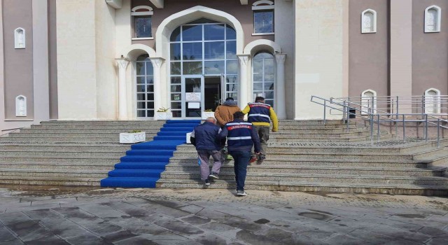 Fethiyede iki hükümlü JASAT tarafından yakalandı