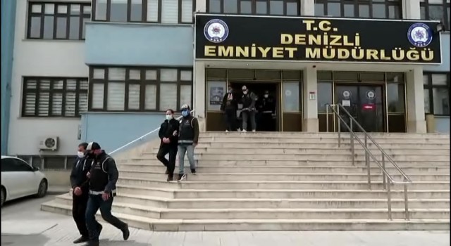 FETÖnün para transfercileri yakalandı