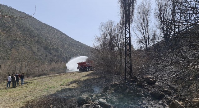 Fırtınanın kopardığı elektrik telleri yangın çıkardı