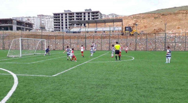 Futbol küçükler grup maçları Elazığda başladı