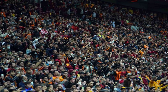 Galatasaray - Fatih Karagümrük maçını 27 bin 522 taraftar izledi