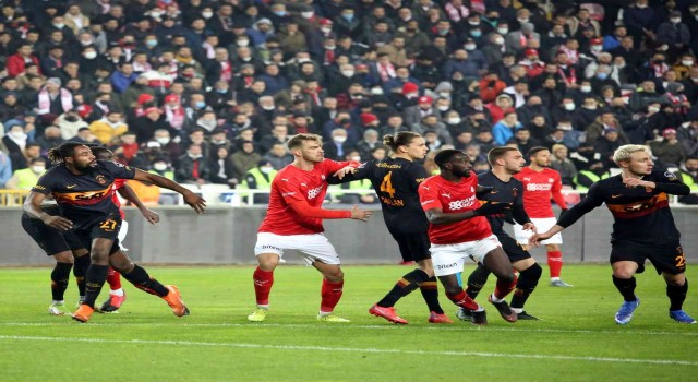 Galatasaray ile Sivasspor 32. randevuda