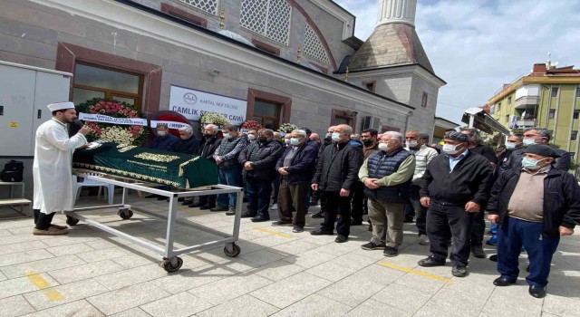 Gazeteci Coşkun Aralın annesi Nilüfer Aral son yolculuğuna uğurlandı