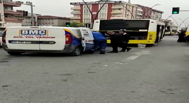 Gaziosmanpaşada İETT otobüsü arıza yaptı, trafik durma noktasına geldi
