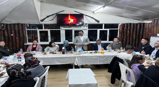 Gedizde Kaymakam Hakan Alkan yetim çocuklar ile bir araya geldi