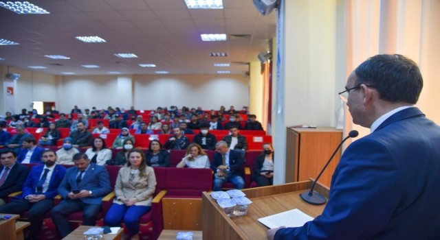 ‘Geleceğin İş Modeli: Girişimcilik paneli düzenlendi