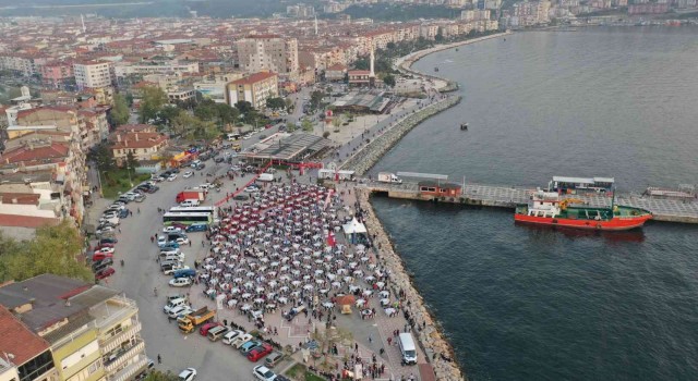 Gemlikte denize nazır iftar