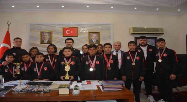 Genç güreşçilerden Kaymakam Çelike ziyaret