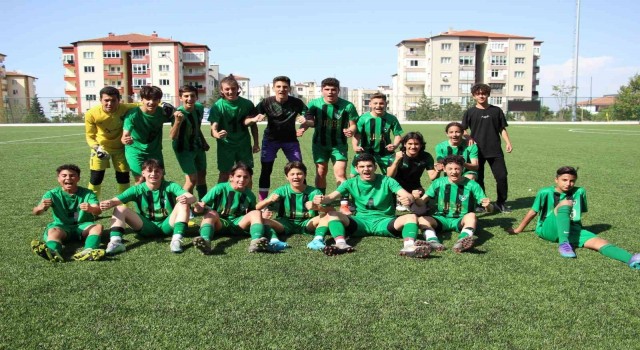 Genç horozlar U15de zirve yarışını sürdürdü