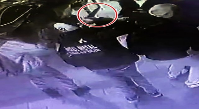 Gençler arasındaki ‘yan bakma kavgasında kan aktı
