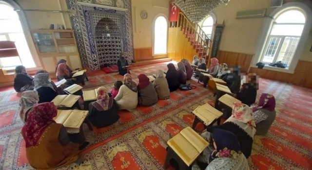 Germencikte 14 asırlık mukabele geleneği sürüyor