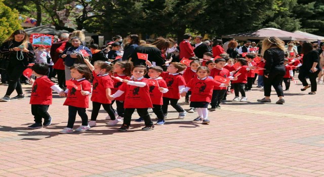 GKV Anaokulunda 23 Nisan şenliği