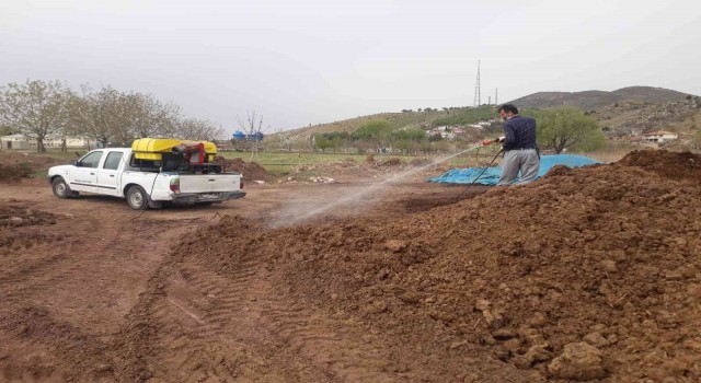Gölbaşında larva ilaçlaması sürüyor