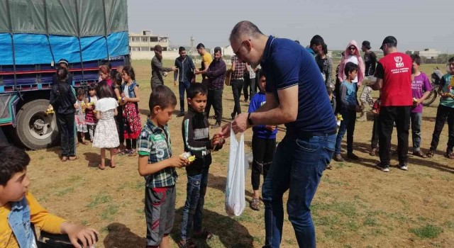Gönüllülerden İdlibe Ramazan yardımı