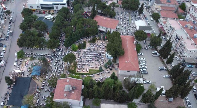 Gördeste 2 yıl aradan sonra yeniden kurulan Gönül Sofrasına yoğun katılım