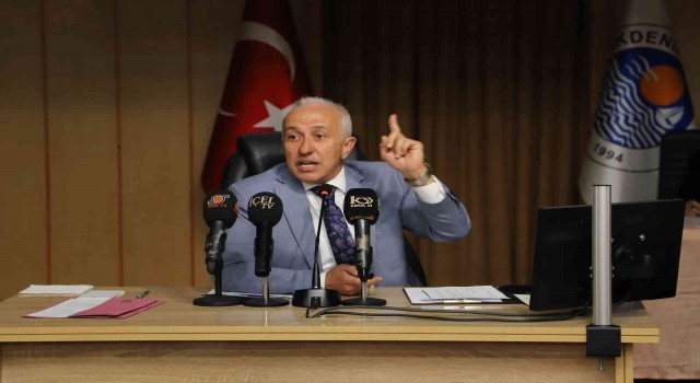 Başkan Mustafa Gültak: "Şehidimizin ismini bir parka veremediğim için kahroluyorum"