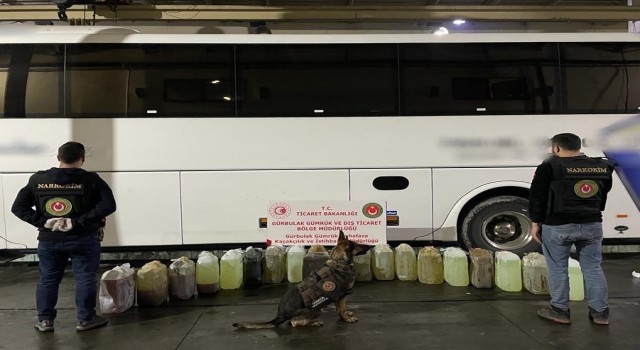 Gürbulakta yolcu otobüsünün yakıt deposunda 345 kilo uyuşturucu ele geçirildi