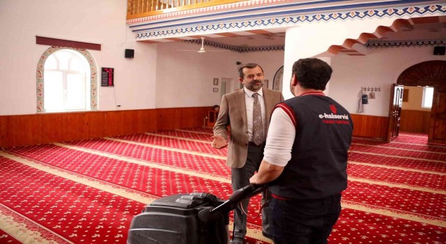 Gürsuda camiler ramazana hazır