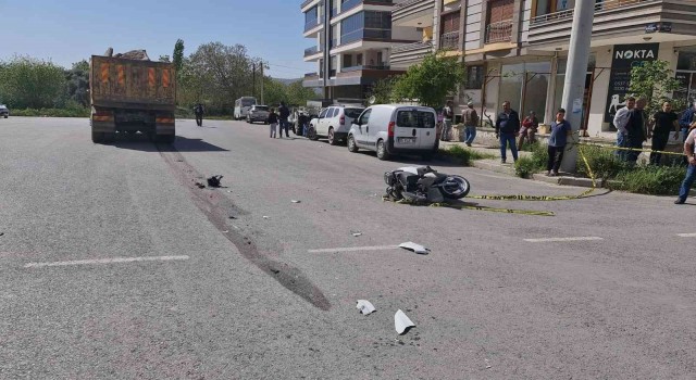Hafriyat kamyonun altında kalan motosiklet sürücüsü hayatını kaybetti