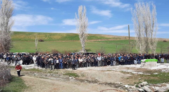 Hamit Egemen köyünde son yolculuğuna uğurlandı