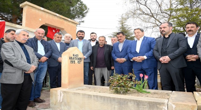Hamit Fendoğlu, mezarı başında dualarla anıldı