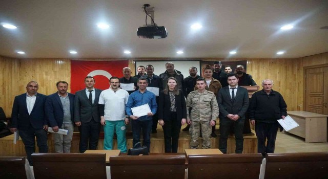 Hanaklı hayvan yetiştiricileri sertifikalarını aldı