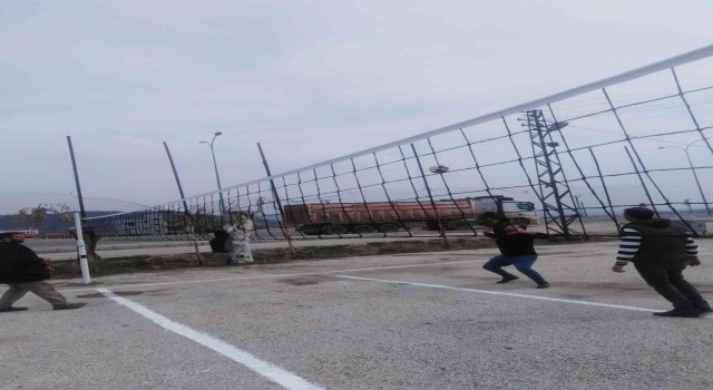 Hassada voleybol sahaları yeniden düzenlendi