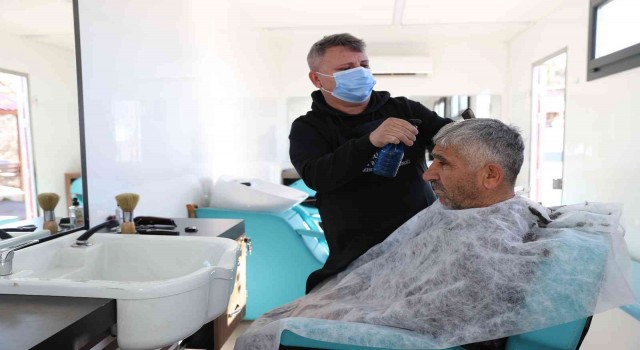 Hasta, yaşlı ve engelli bireylere evlerinde kuaför hizmeti