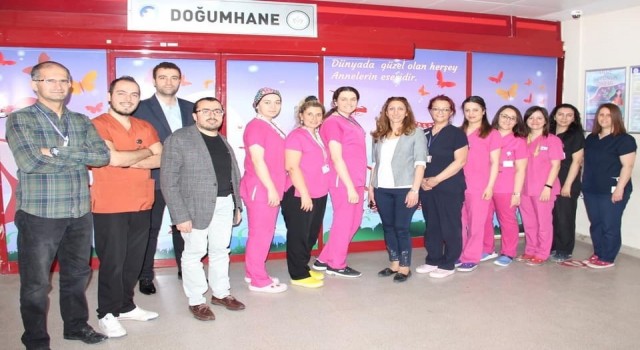 Hastane yönetimi ebelerin haftasını kutladı