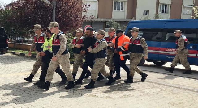 Hatayda göçmen kaçakçılığı yapan 2 şüpheli tutuklandı