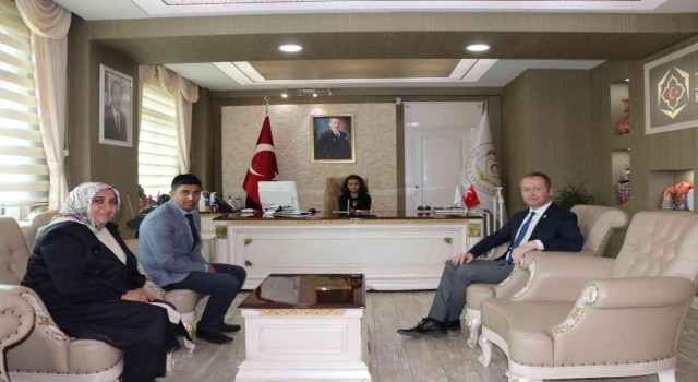 Hizan Kaymakamı Muhammed İkbal Yelek, Koltuğunu Elif Ercike bıraktı