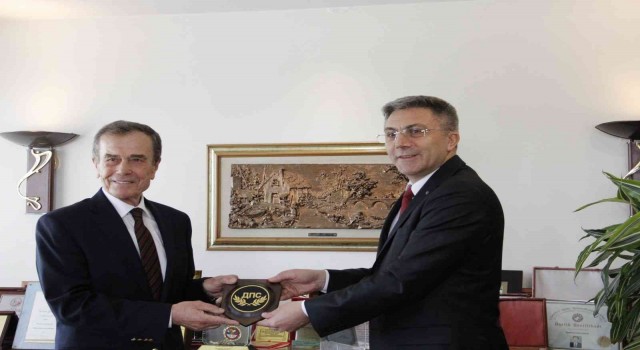 HÖH Genel Başkanı Karadayıdan Gençoğluna teşekkür ziyareti