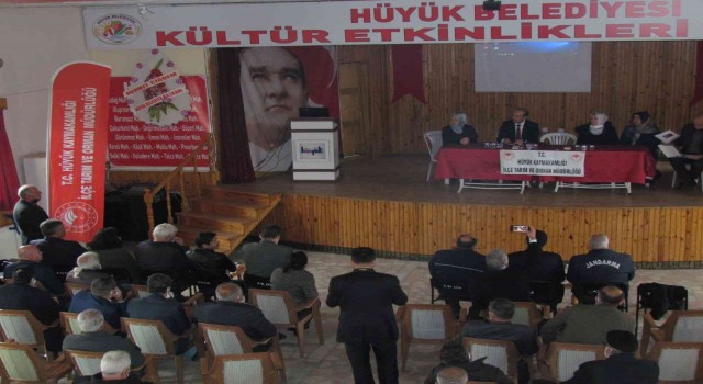 Hüyükte çilek üreticilerine pestisitle mücadele anlatıldı