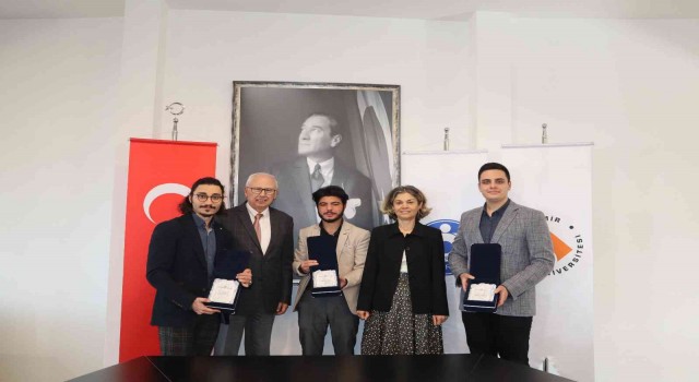 İEÜlü gençler Türkiye üçüncüsü