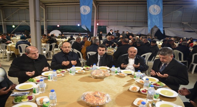 İftar sofraları Büyükorhanda kuruldu
