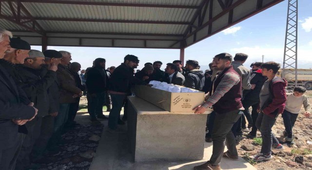 Iğdırda kanlı pusuda ölenler gözyaşları içinde toprağa verildi