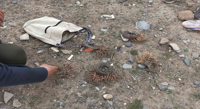 Iğdırda ses cihazıyla avlanan keklikler tekrar doğaya bırakıldı