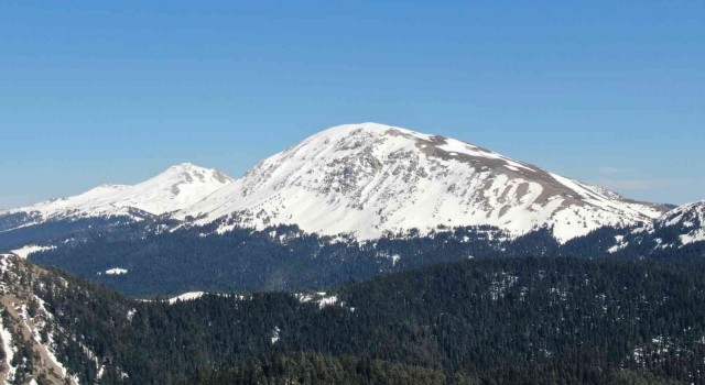Ilgaz Dağında Nisan ayında kar güzelliği