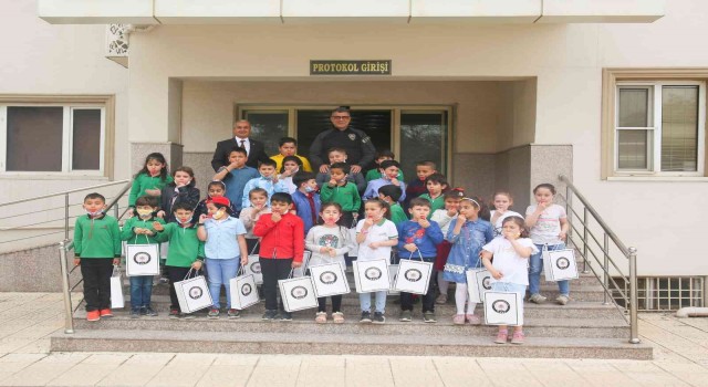 İlkokul öğrencilerinden Emniyet Müdürü Kurta ziyaret