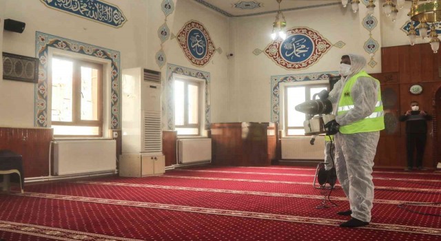 İpekyolu Belediyesi camilerin bakımını sürdürüyor
