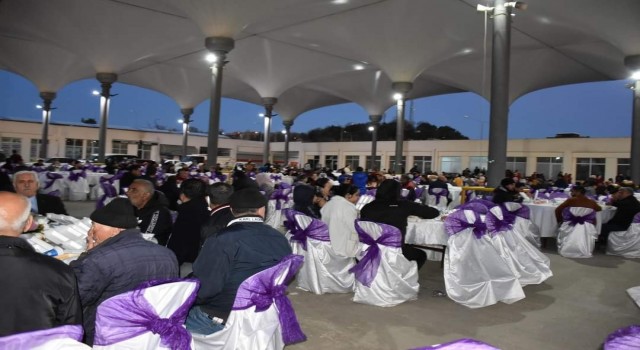 İpsalada roman vatandaşlara bin kişilik iftar yemeği