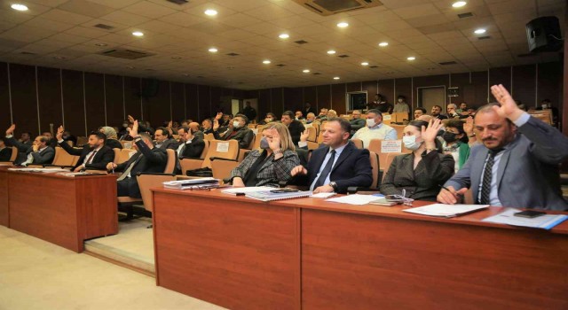 İş yerlerinde Türkçe isim kullanılması oy birliğiyle kabul edildi
