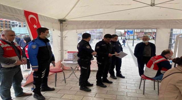 İstanbul polisinden anlamlı destek: Kan ve kök hücre bağışında bulundular