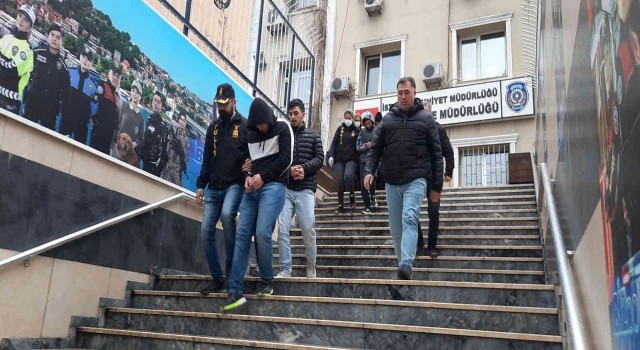 İstanbulda turistleri hedef alan hırsızlar kamerada