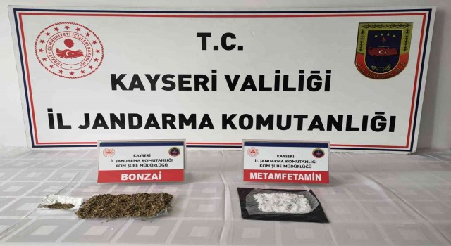 İstanbuldan Kayseriye uyuşturucu taşıyan bir şahıs yakalandı